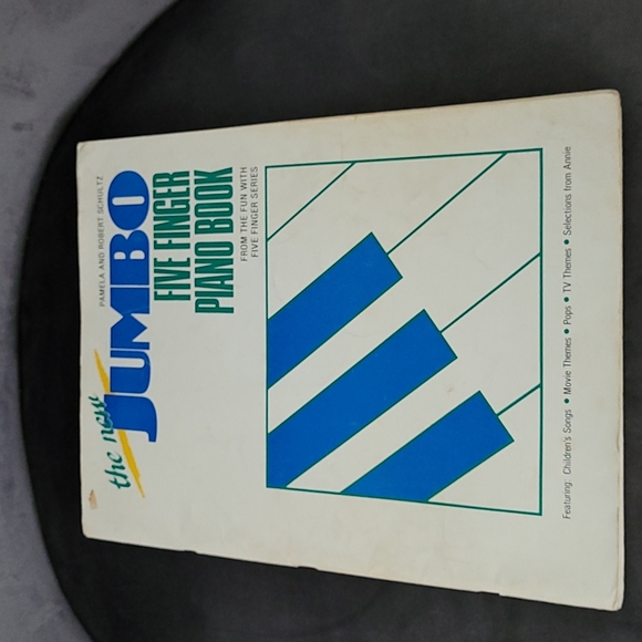 Selling as a bundle piano books . - Picture 11 of 13